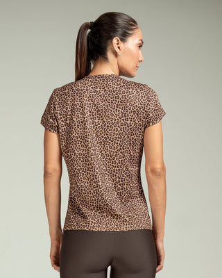 Camiseta deportiva silueta semiajustada de secado rápido#color_b45-estampado-animal-print