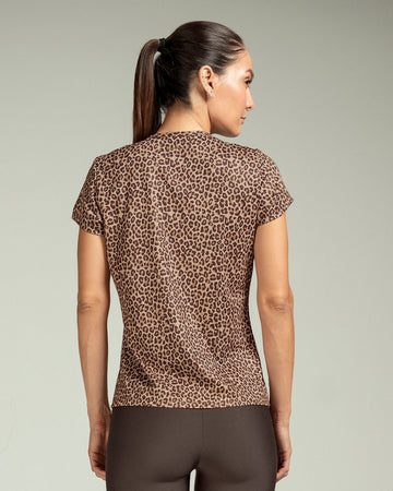 Camiseta deportiva silueta semiajustada de secado rápido#color_b45-estampado-animal-print