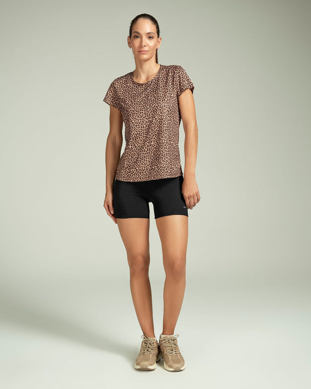 Camiseta deportiva silueta semiajustada de secado rápido