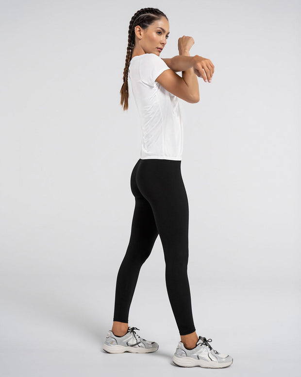 Camiseta deportiva de secado rápido y silueta semiajustada