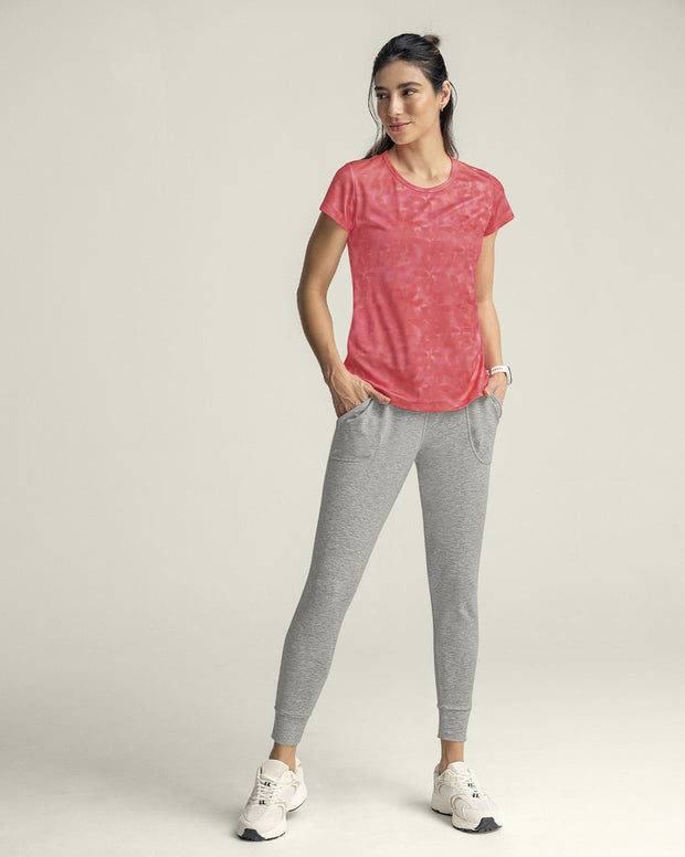 Camiseta deportiva de secado rápido y silueta semiajustada