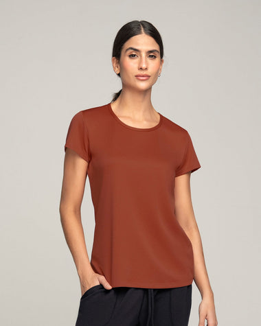 Camiseta deportiva de secado rápido y silueta semiajustada#color_336-rojo-canela
