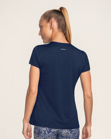 Camiseta deportiva de secado rápido y silueta semiajustada#color_509-azul-oscuro