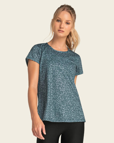 Camiseta deportiva de secado rápido y silueta semiajustada#color_613-estampado-verde