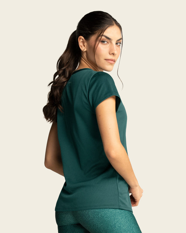 Camiseta deportiva de secado rápido y silueta semiajustada
