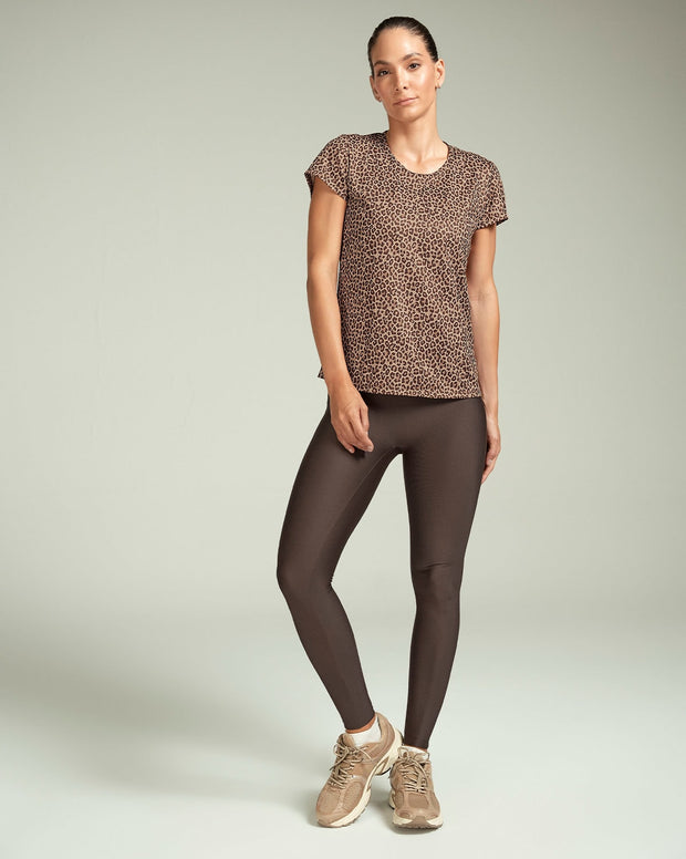 Camiseta deportiva de secado rápido y silueta semiajustada