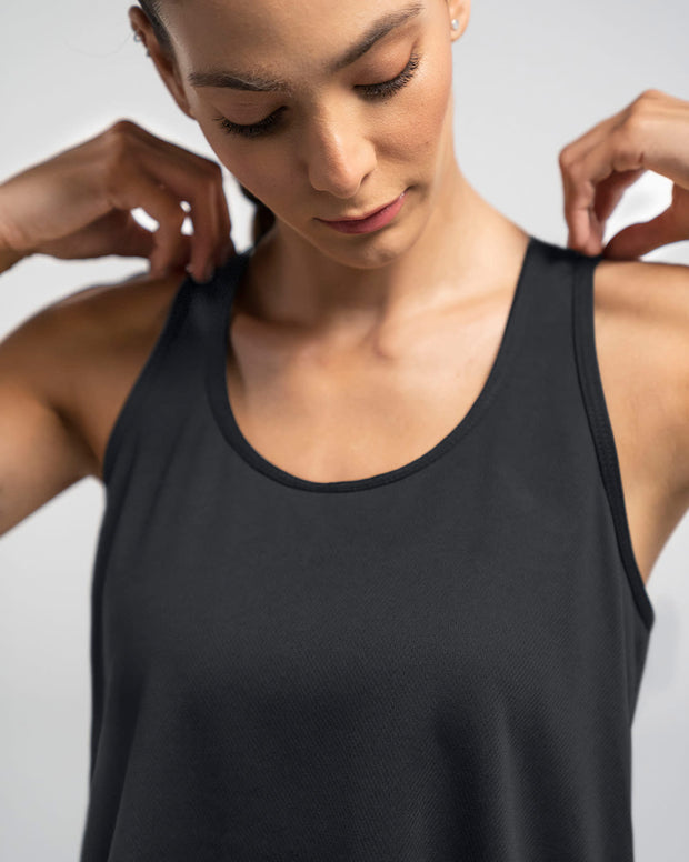 Camiseta deportiva de secado rápido y silueta semiajustada para mujer