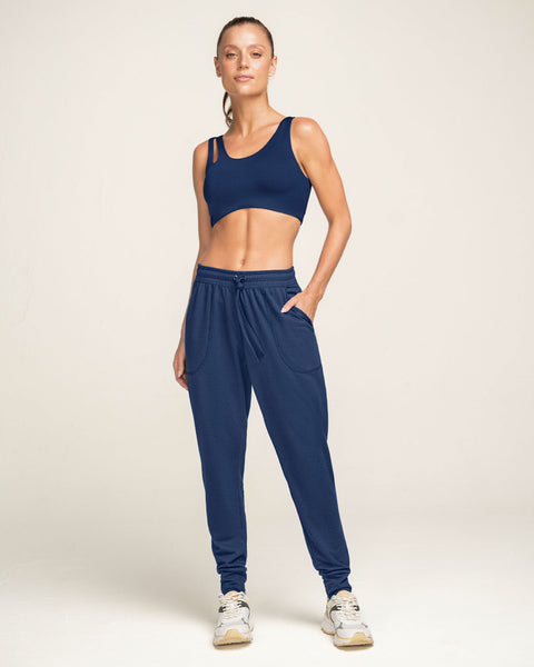 Jogger deportivo de silueta amplia con bolsillos#color_509-azul-oscuro
