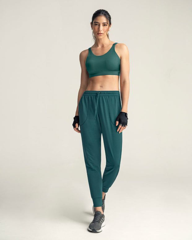 Jogger deportivo de silueta amplia con bolsillos
