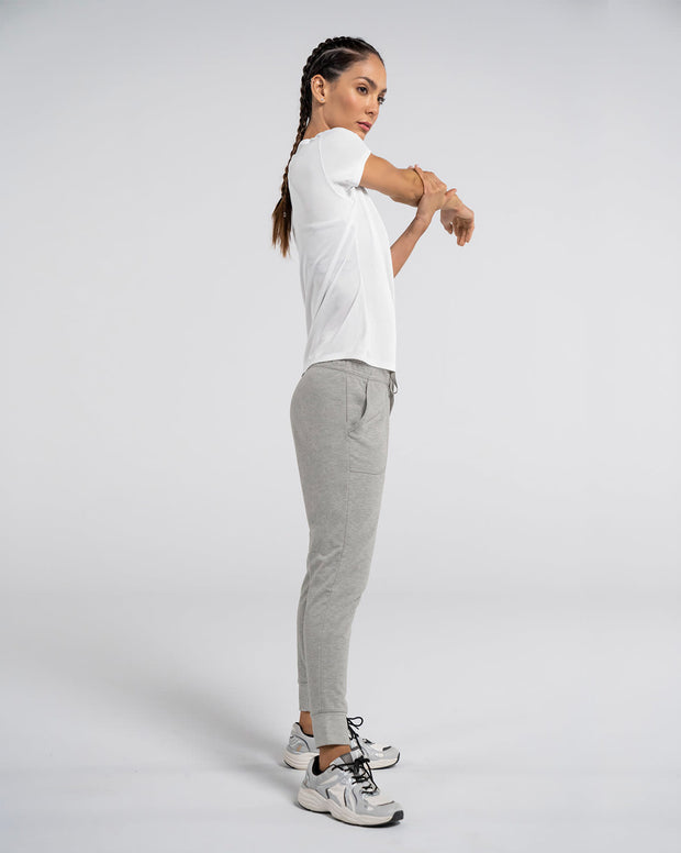 Jogger deportivo de silueta amplia con bolsillos