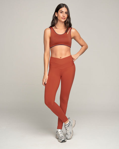 Legging deportivo de control con pretina cruzada en forma de V#color_336-rojo-canela