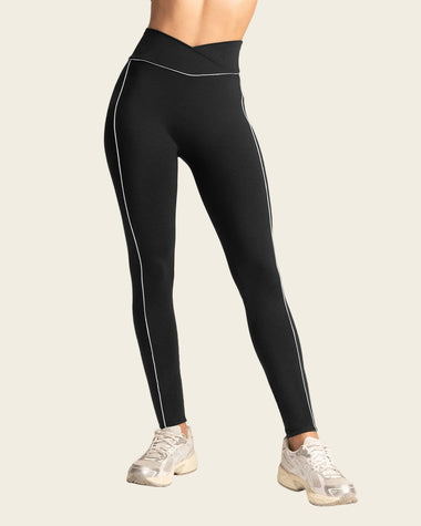 Legging deportivo con pretina en V#color_700-negro