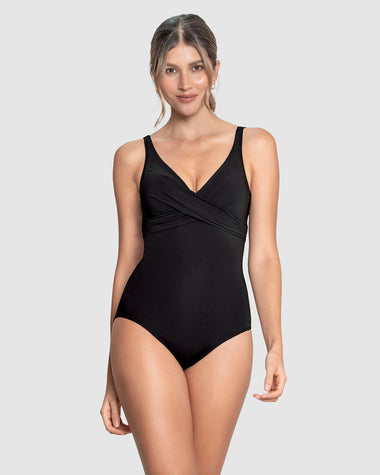 Vestido de baño de control suave de abdomen con drapeado en escote#color_700-negro