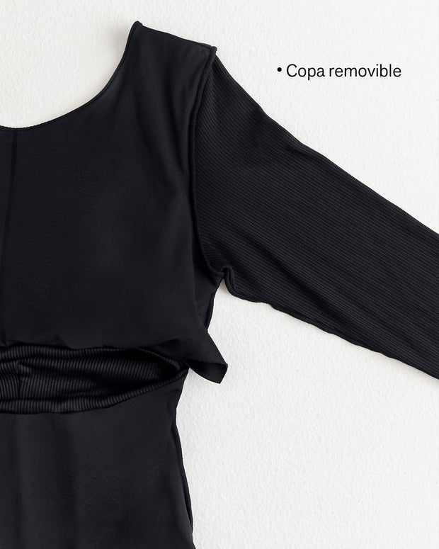 Vestido de baño entero manga larga elaborado con 6 botellas de pet reciclado#color_700-negro