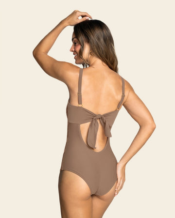 Vestido de baño entero control suave con transparencias en abdomen#color_833-arena