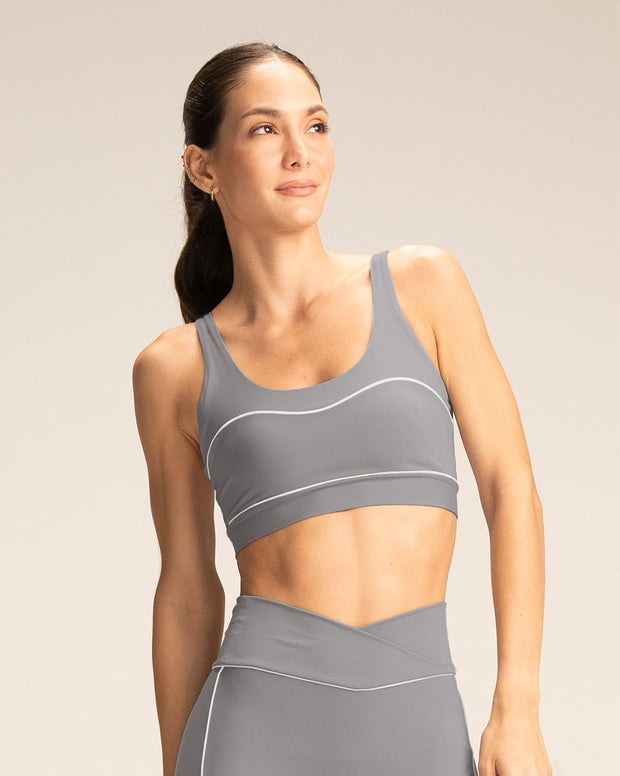 Top deportivo con cargaderas dobles