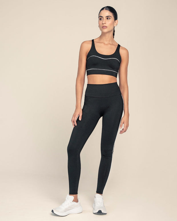 Top deportivo con cargaderas dobles en espalda