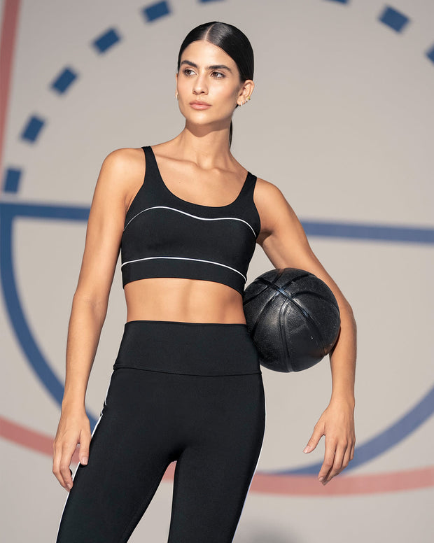 Top deportivo con cargaderas dobles en espalda