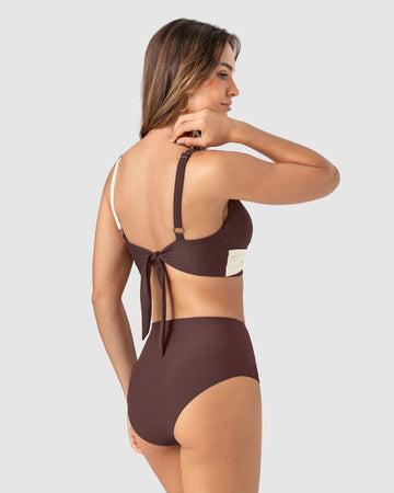 Bikini con panty tiro alto y top de buen cubrimiento#color_c56-marron