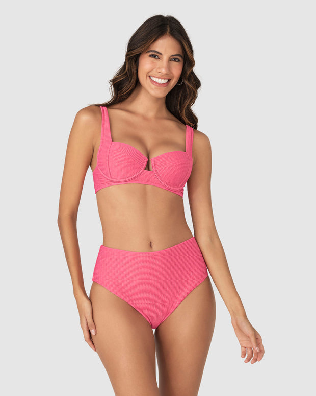 Bikini en textura acanalada con panty tiro alto y top con arcos