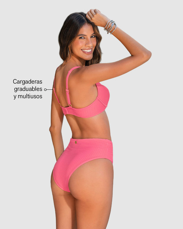 Bikini en textura acanalada con panty tiro alto y top con arcos