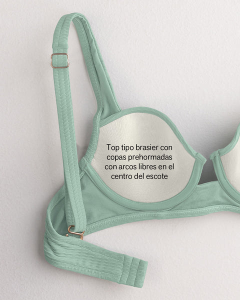 Bikini en textura acanalada con panty tiro alto y top con arcos#color_662-verde-medio