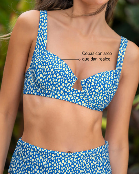 Bikini con panty tiro alto y top corsetero#color_086-estampado-animal-print-azul