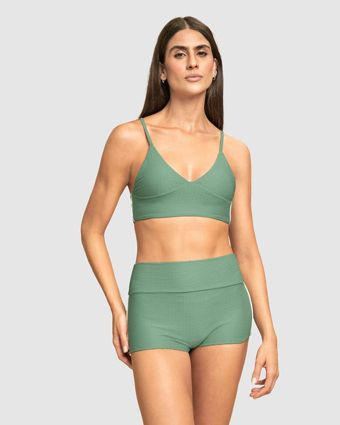 Bikini deportivo con short de buen cubrimiento#color_623-verde-medio