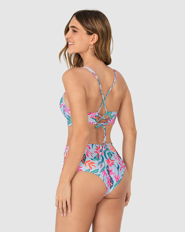 Bikini con panty tiro alto y top anudable en espalda