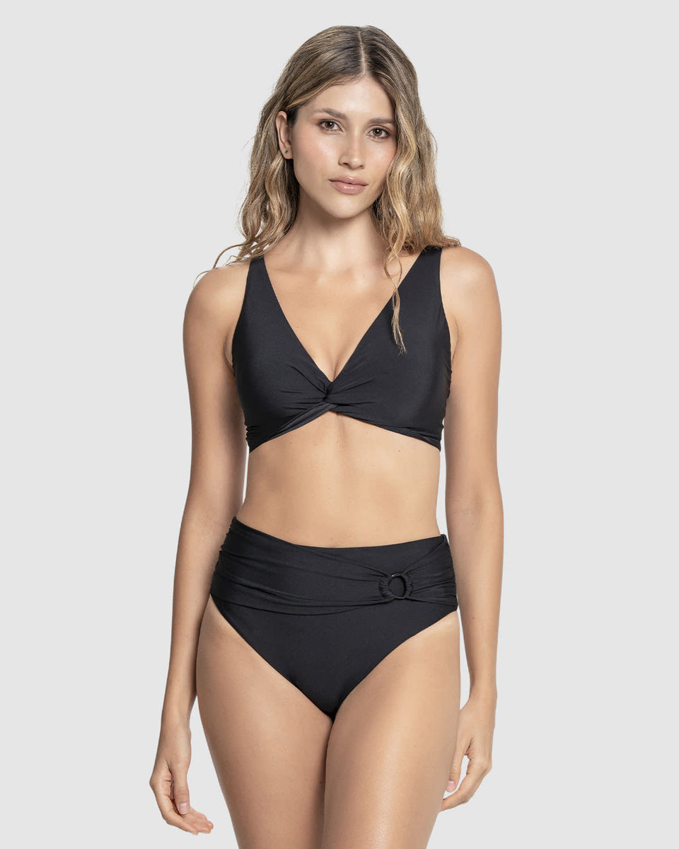 Bikini de buen cubrimiento con detalle decorativo en el panty