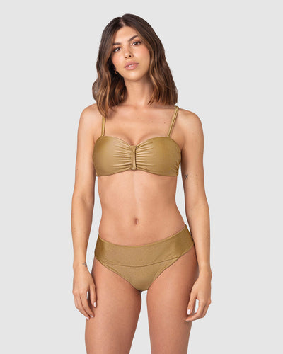 Bikini strapless con panty de laterales anchos#color_123-dorado