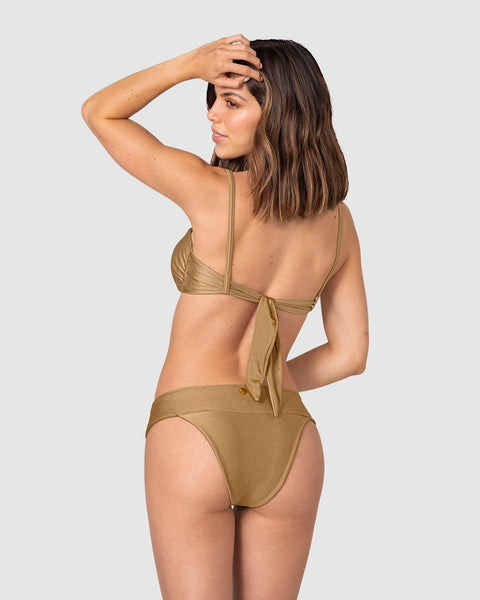 Bikini strapless con panty de laterales anchos#color_123-dorado