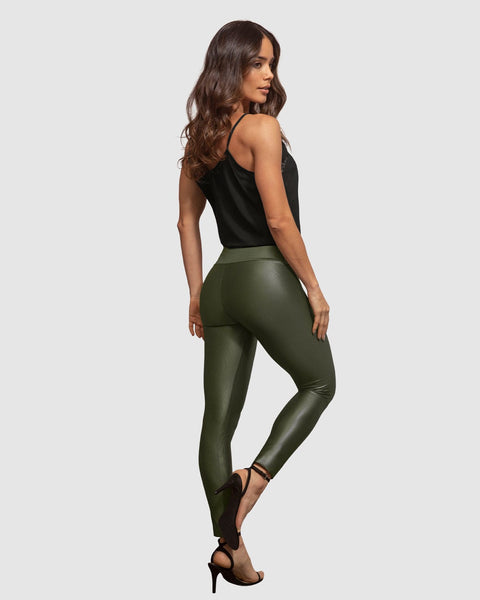 Leggings con control de abdomen y acabado efecto cuero#color_695-verde