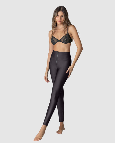 Leggings con control de abdomen y acabado efecto cuero#color_701-negro