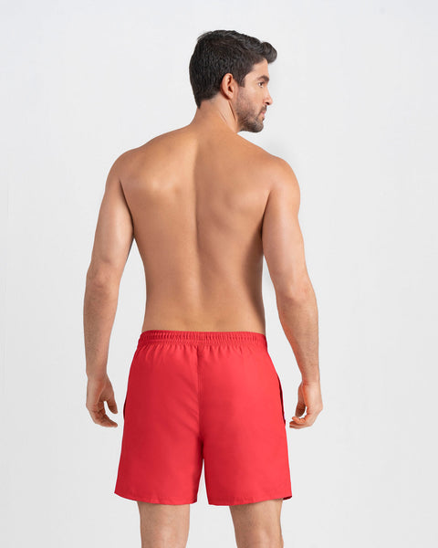 Pantaloneta corta de baño para hombre elaborada con pet reciclado#color_323-rojo-medio