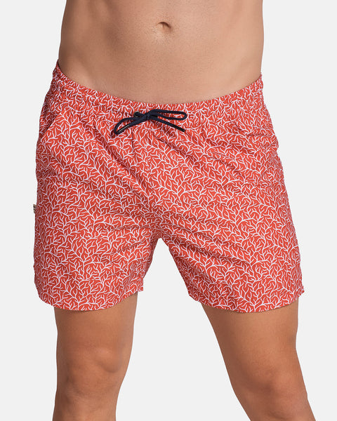 Pantaloneta de baño con malla interna y cintura ajustable#color_a84-estampado-coral-rojo