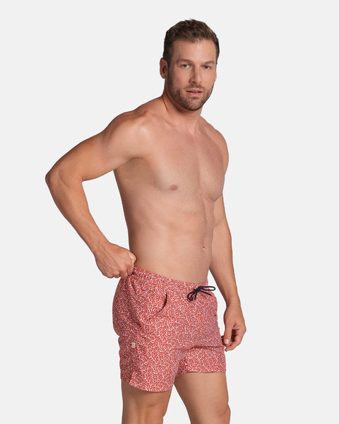 Pantaloneta de baño con malla interna y cintura ajustable#color_a84-estampado-coral-rojo