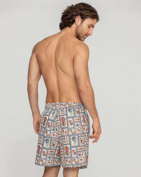 Pantaloneta de baño masculina con práctico bolsillo al lado derecho#color_a30-estampado-estampas