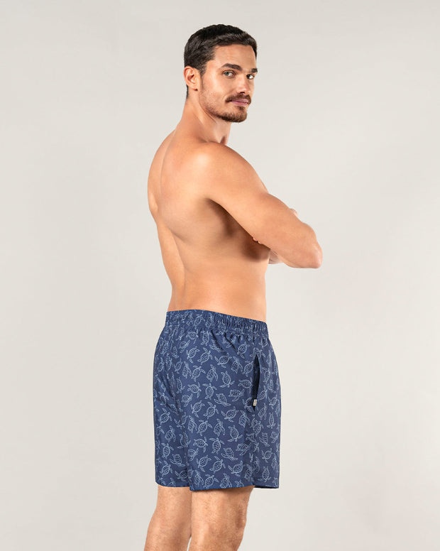 Pantaloneta de baño masculina con práctico bolsillo al lado derecho