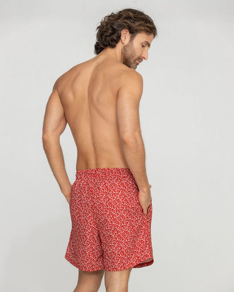 Pantaloneta de baño masculina con práctico bolsillo al lado derecho#color_a84-estampado-coral