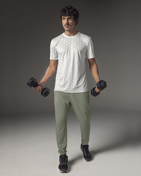 Camiseta deportiva masculina con tecnología de secado rápido#color_a92-blanco-estampado-triangulo