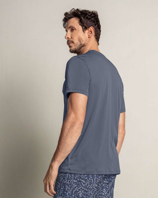 Camiseta deportiva masculina semiajustada de secado rápido#color_915-azul-grisaceo