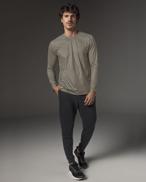 Camiseta deportiva masculina manga larga con protección UV#color_606-verde-oliva