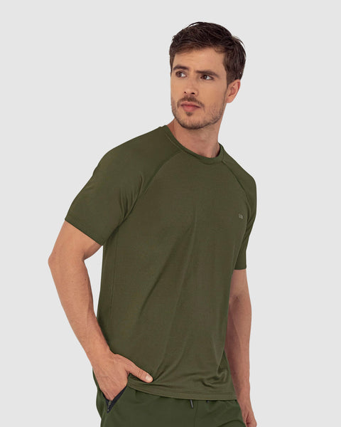 Camiseta deportiva con tela texturizada que permite el paso del aire#color_604-verde