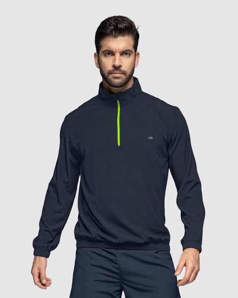 Chaqueta deportiva masculina con base textil ultrasuave y ligera#color_536-azul-oscuro