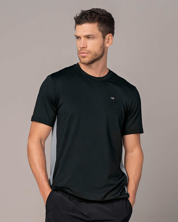 Camiseta deportiva de tacto suave con mallas transpirables laterales