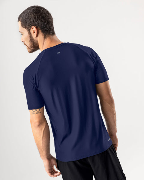 Camiseta deportiva con tela texturizada y transpirable#color_515-azul-oscuro