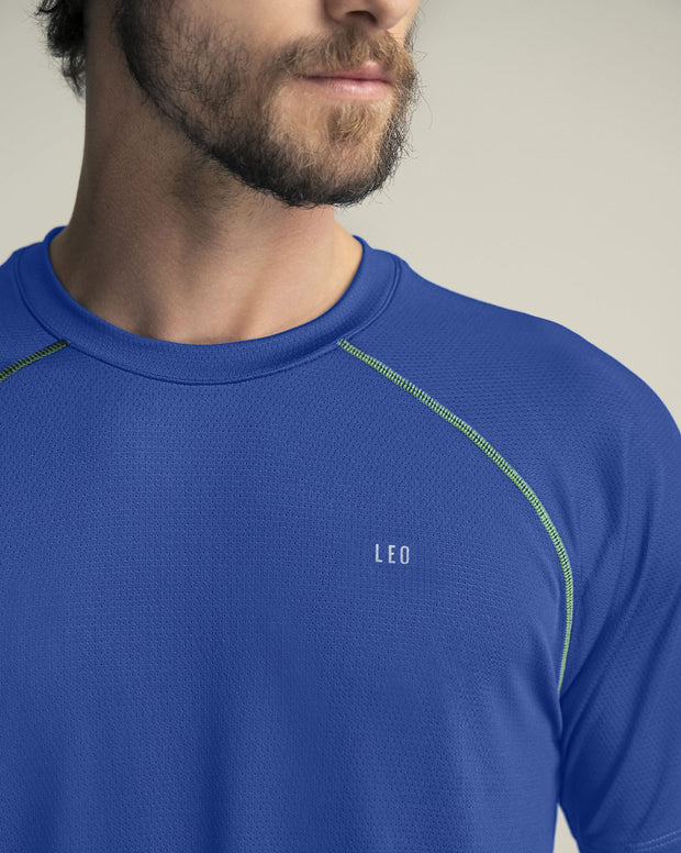 Camiseta deportiva con tela texturizada y transpirable