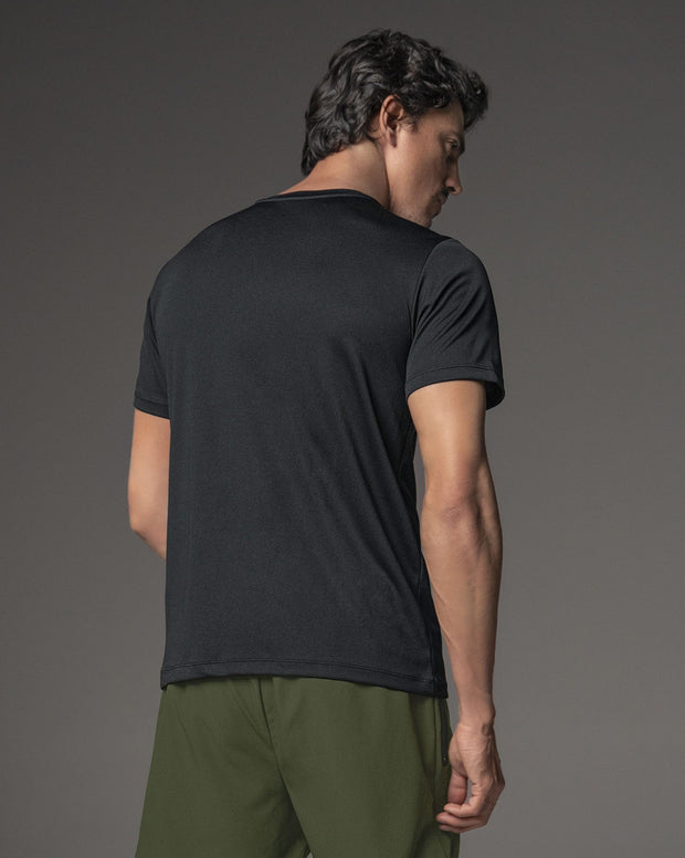 Camiseta deportiva con tela texturizada y transpirable