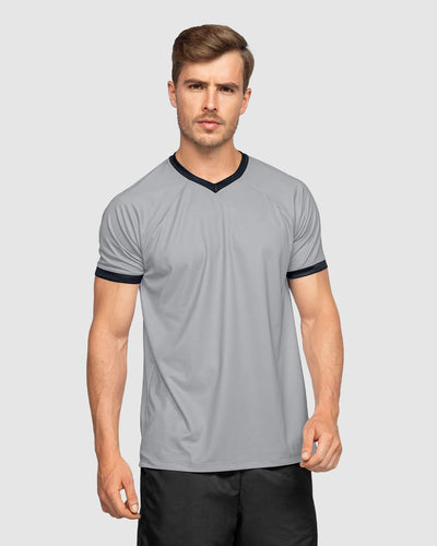 Camiseta deportiva masculina en material transpirable con cuello en V#color_731-gris